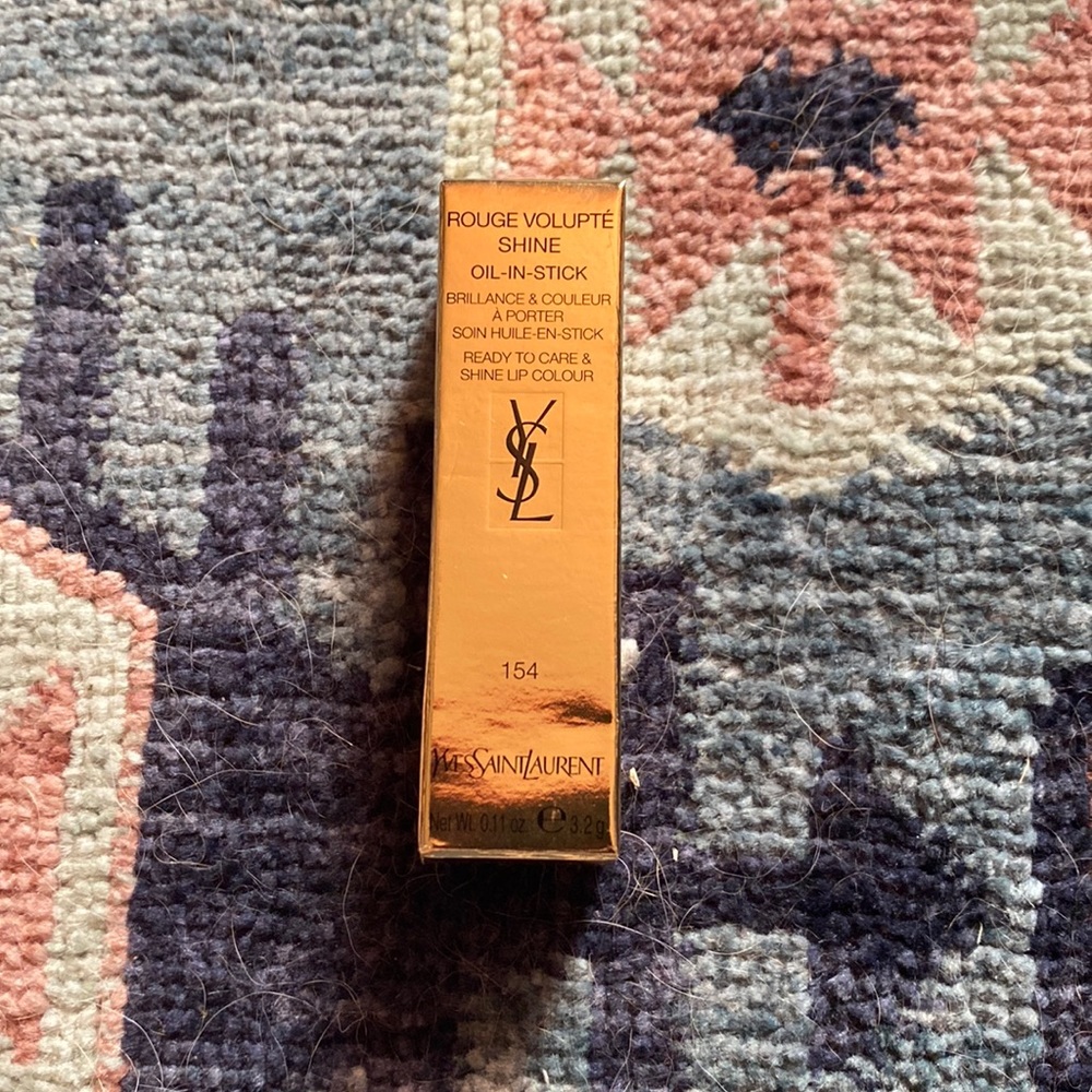Yves Saint Laurent
Rouge Volupté Shine Lipstick Balm_ 154 Chestnut